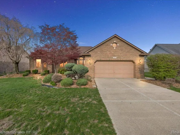 50053 Middle River Dr, Macomb, MI 48044