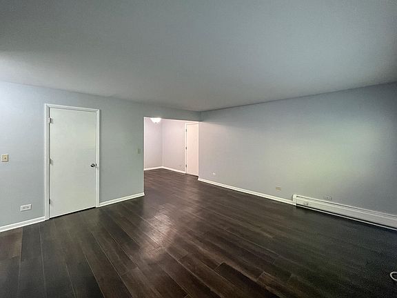 5th image of 215 Country Club Dr APT 2D