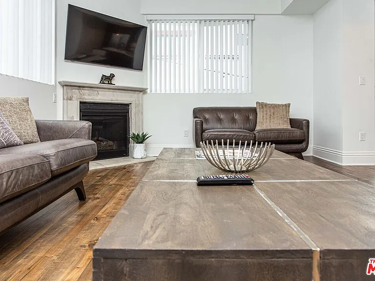 907 S Shenandoah St #302 — Photo 2