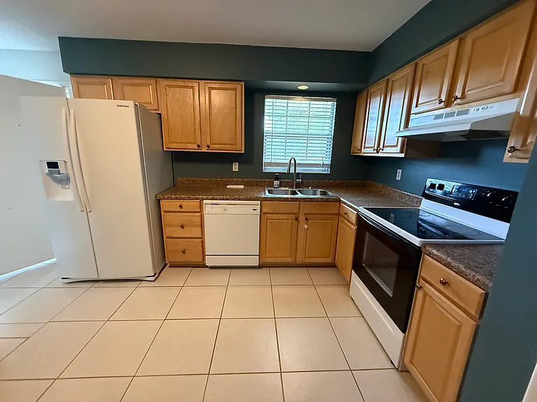 3325 Airport Rd N #J-5 — Photo 5