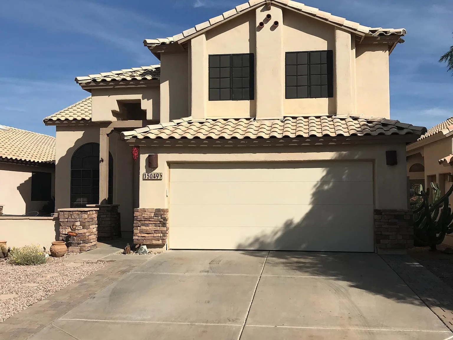 3 bed, 2.5 bath, 2029 sqft, $2,800 — Photo 1