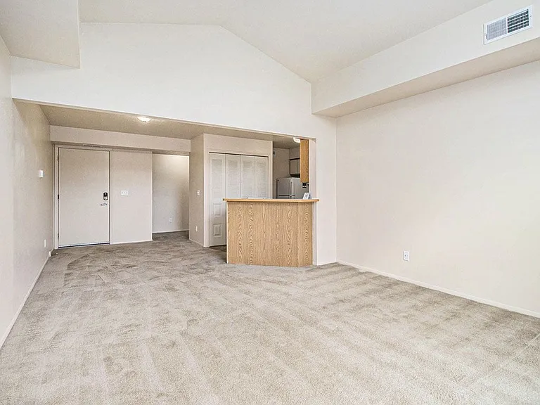 Pine Knoll Apartments — Photo 10