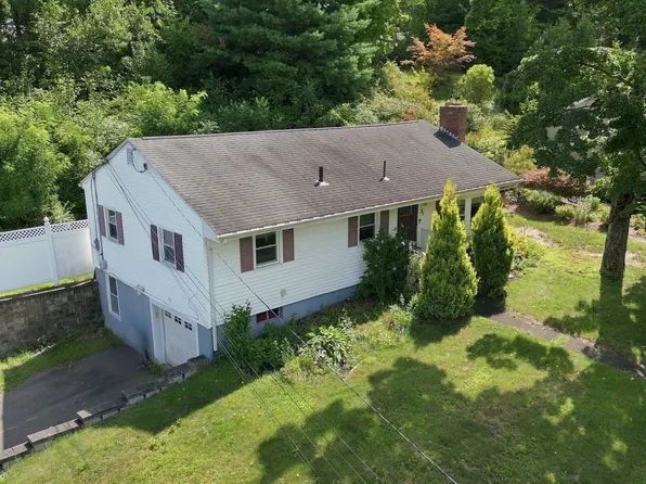 31 Sunset Ter, Feeding Hills, MA 01030