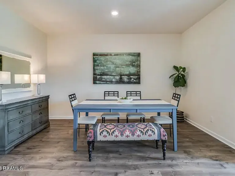 406 Starlight Dr — Photo 3