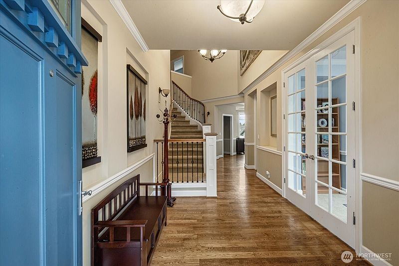 4th image of 215 Ilwaco Place SE