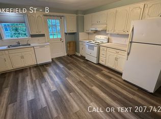 24 Wakefield St #B, Rochester, NH 03867