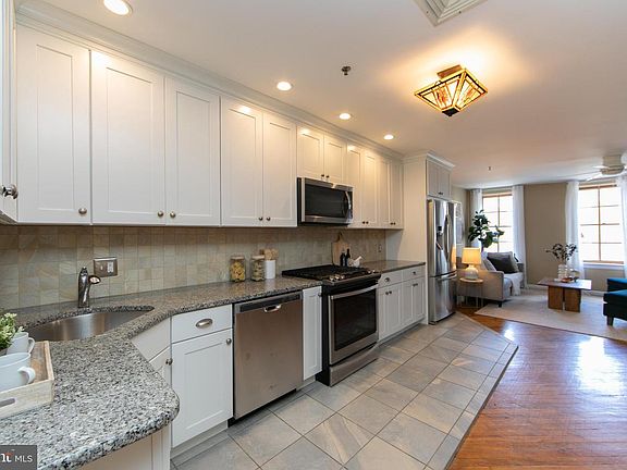 3rd image of 309 N 3rd St #C