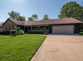 1236 Meadowview DRIVE, Menasha, WI 54952