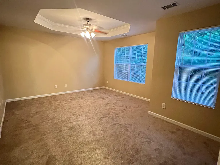 321 Village Dr — Photo 26