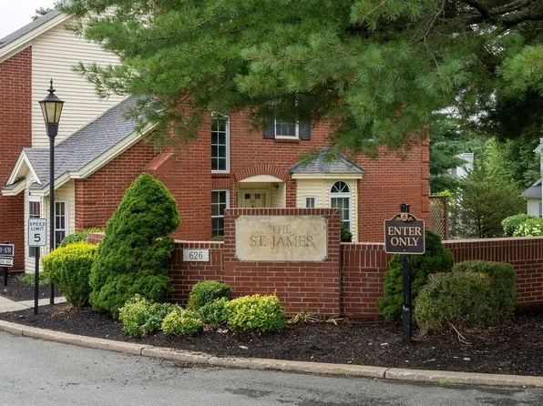 626 Smithfield Rd APT 306, North Providence, RI 02904