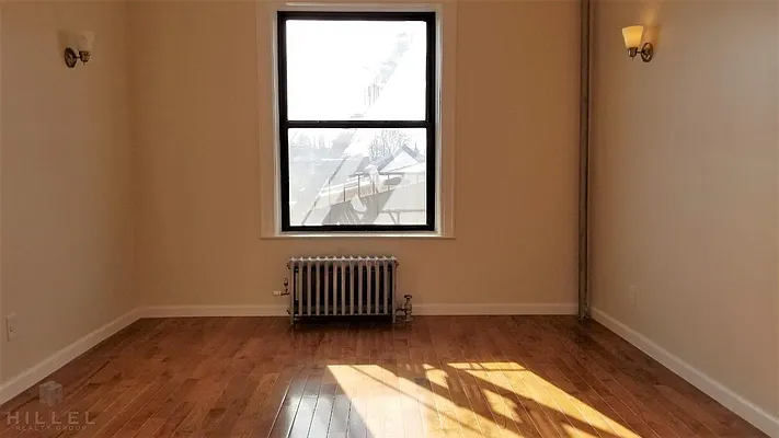 Rented by Hillel Realty Group | media 18