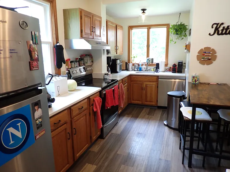 124 Reservoir St — Photo 2