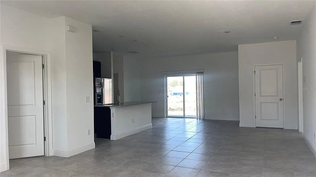 3 bed, 2.0 bath, 1560 sqft, $1,850 — Photo 2