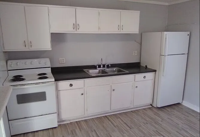 137 Latimer Rd #137 — Photo 2