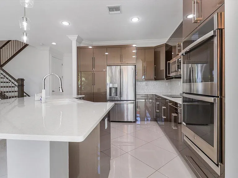 10098 Akenside Dr — Photo 7