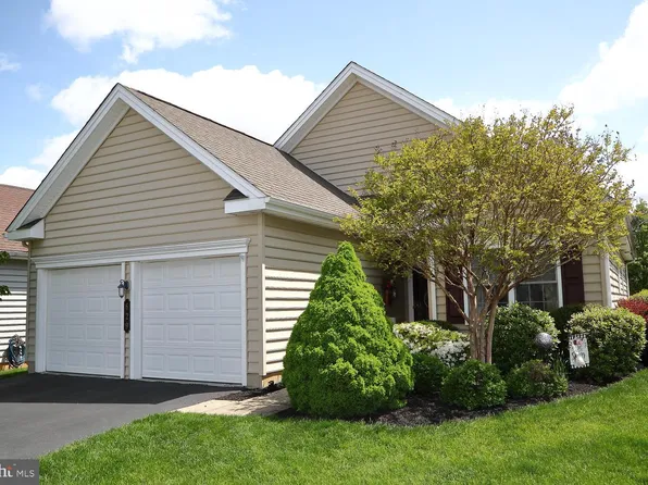 629 Thoreau Dr, Mount Joy, PA 17552