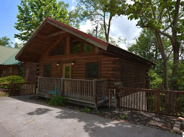 1745 Mountain Shadow Way, Gatlinburg, TN 37738