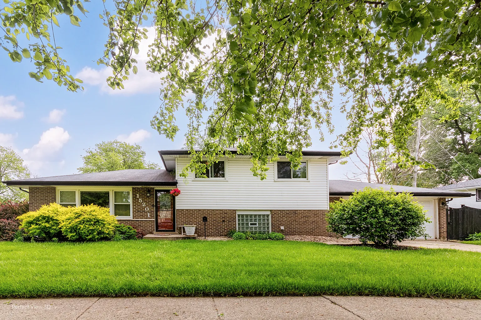 15201 University Ave photo 1
