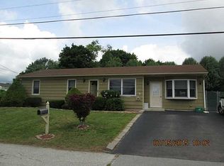 16 Rotary Dr, West Warwick, RI 02893