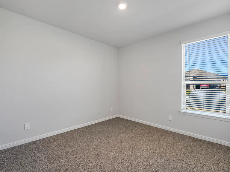 227 Mina St — Photo 2
