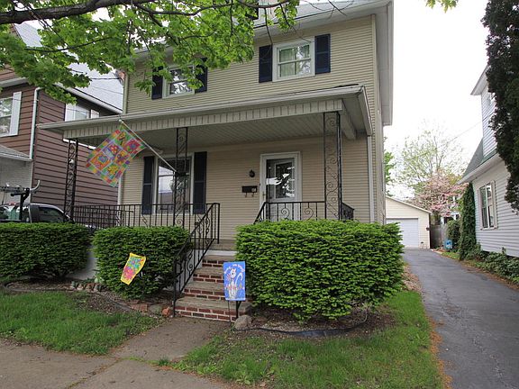 3rd image of 156 E Bennett St