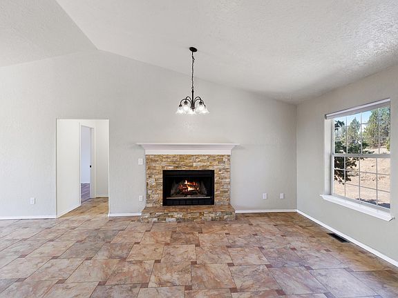 4th image of 3244 SW 34th St