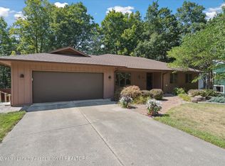 1913 Opaline Dr, Lansing, MI 48917