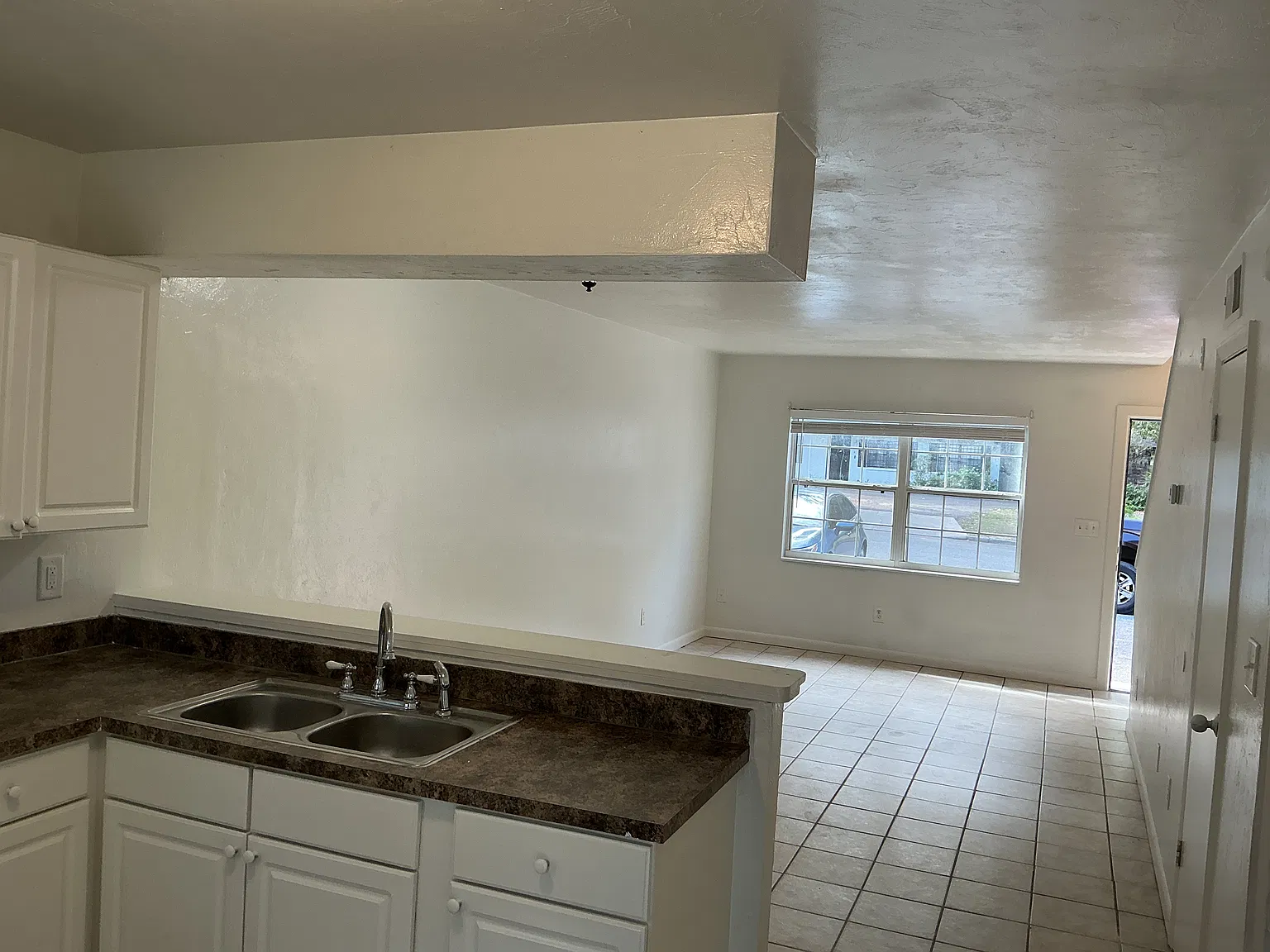 2 bed, 1.5 bath, 1088 sqft, $1,250 — Photo 2