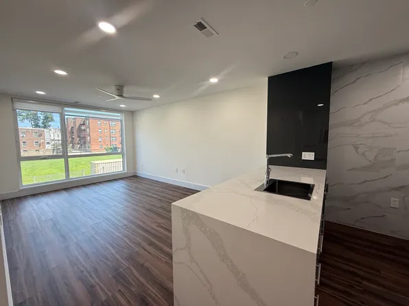 4904 Spruce St #218, Philadelphia, PA 19139