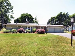 23 White Hill Dr, Rochester, NY 14625
