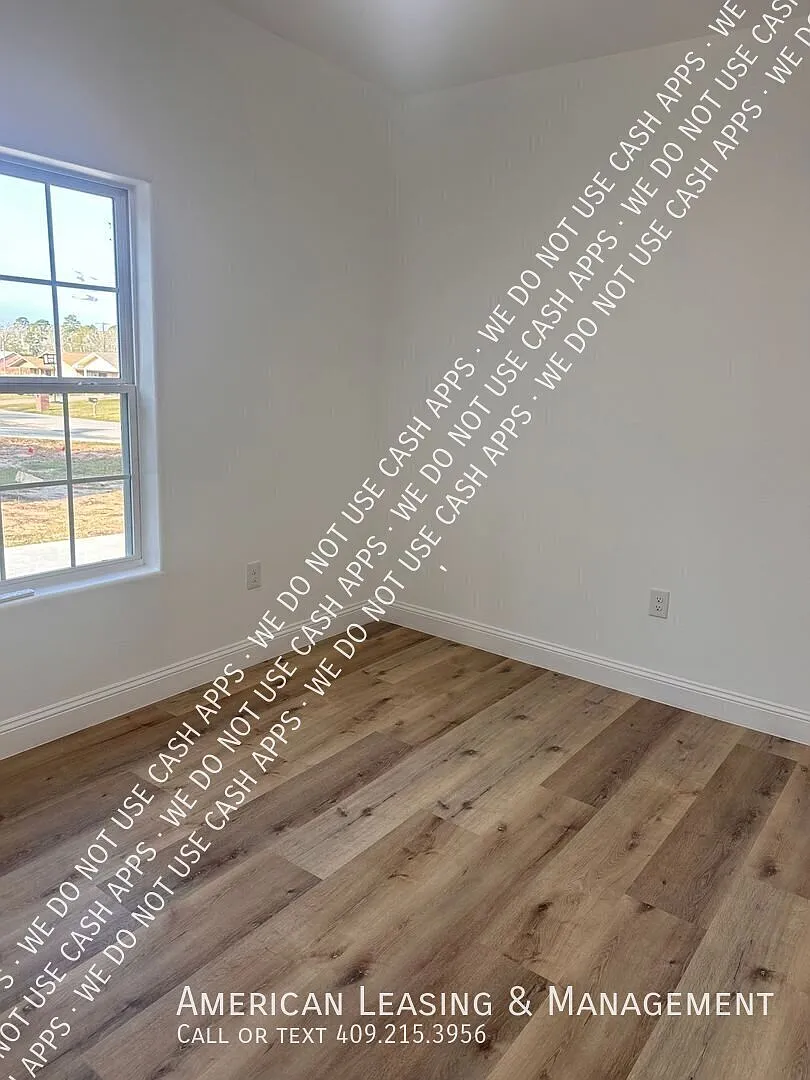 ** Move In Special ** — Photo 3