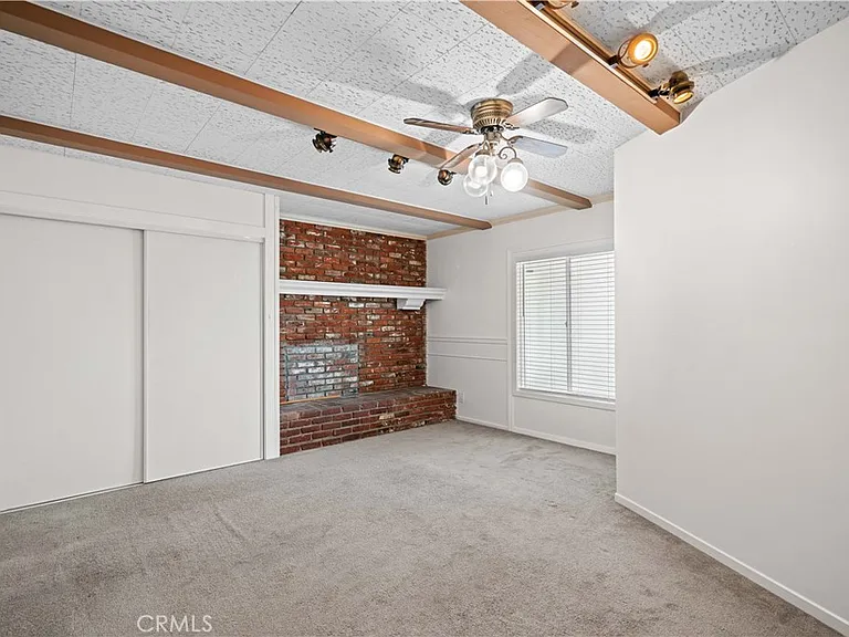 1019 E Walnut Ave — Photo 27