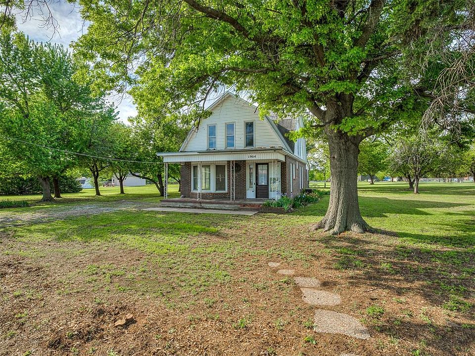 1st image of 1904 Travis Rd