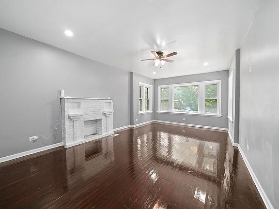 FRONT DOOR ENTANCE/ FRONT ROOM