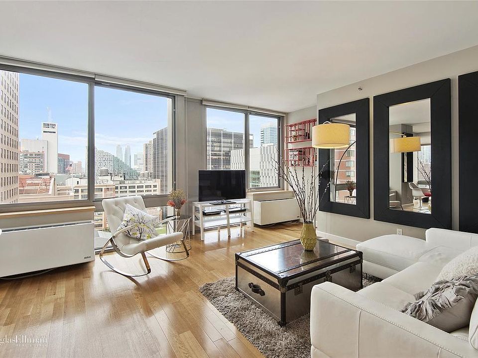 1st image of 225-227 W 60th St #18E