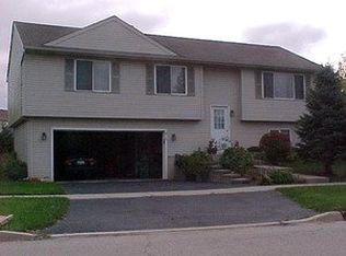 816 Casey Ln, Harvard, IL 60033