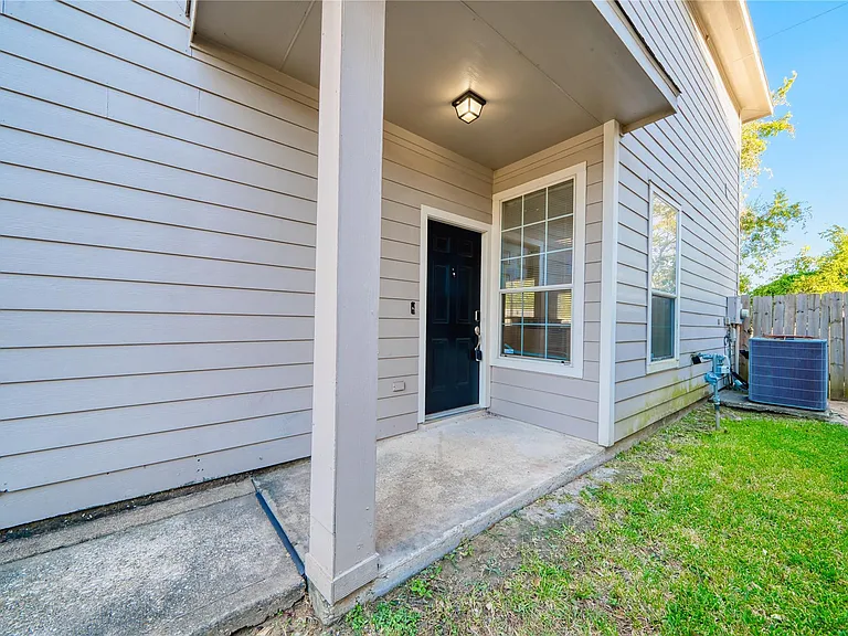 2831 Hackamore Hollow Ln — Photo 5