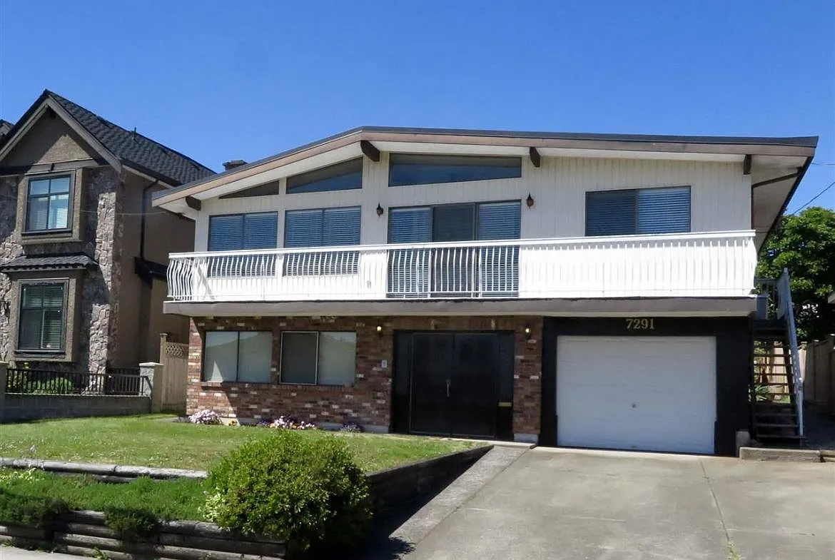 3 bed, 1142 sqft, $2,300 — Photo 1