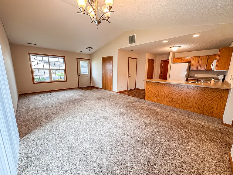 1582 Gunston Dr #B — Photo 5