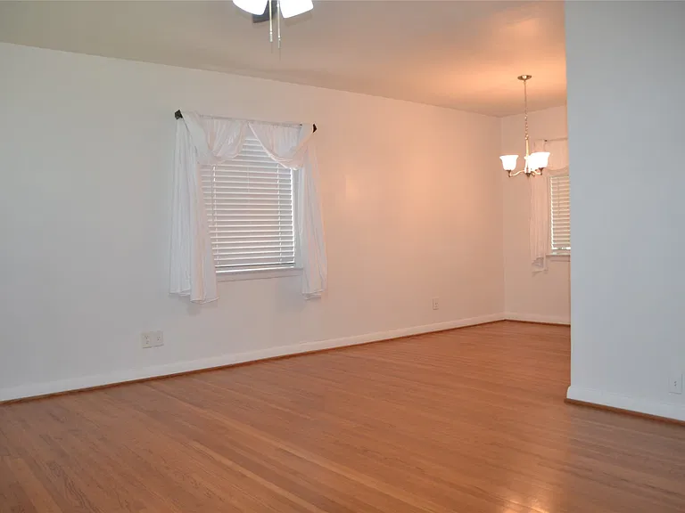 3879 Clover Ln — Photo 6