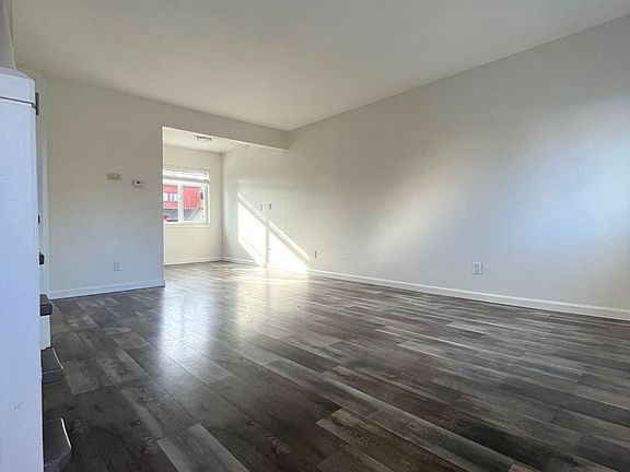 2nd image of 909-929 35th Ave #909-B