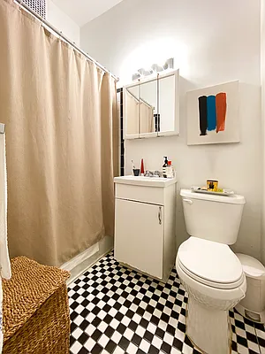 Rented by Compass | media 22