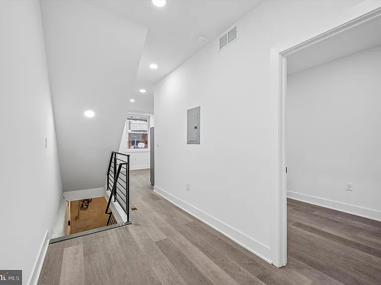 5719 Cambridge St #1 — Photo 8