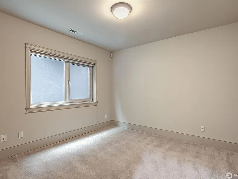 302 5th Ave #103 — Photo 9