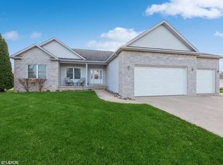 386 Ridge Run Dr, Valparaiso, IN 46383