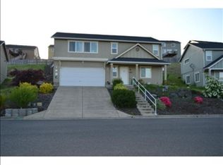 303 Umpqua View Dr, Roseburg, OR