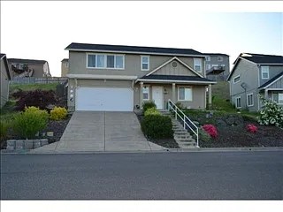 303 Umpqua View Dr photo 1