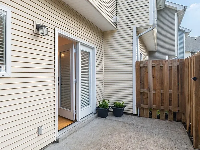 809 Benton Ave — Photo 15