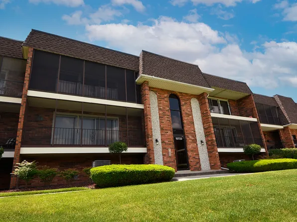 15723 Foxbend Ct APT 2E, Orland Park, IL 60462