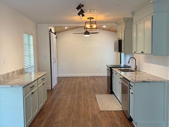 5th image of 52 Periwinkle Ct